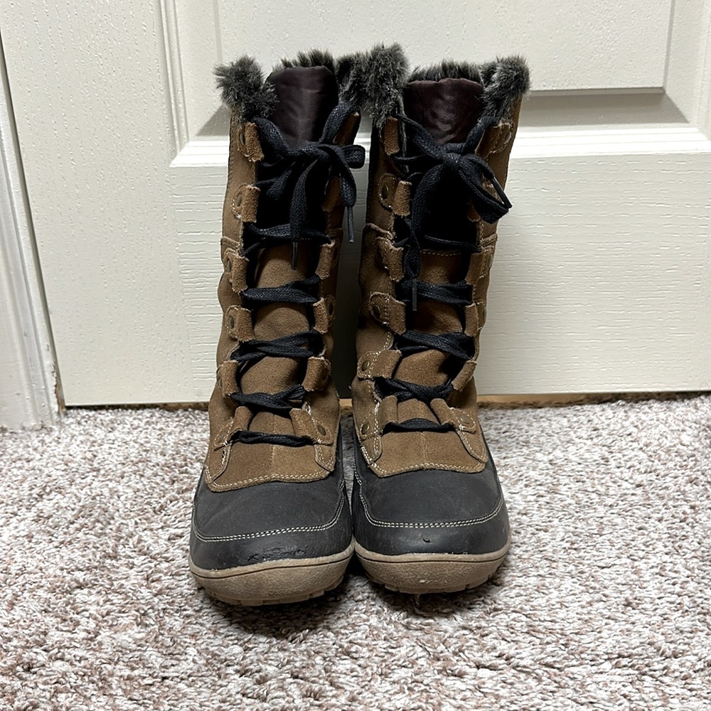 Bass winter boots.